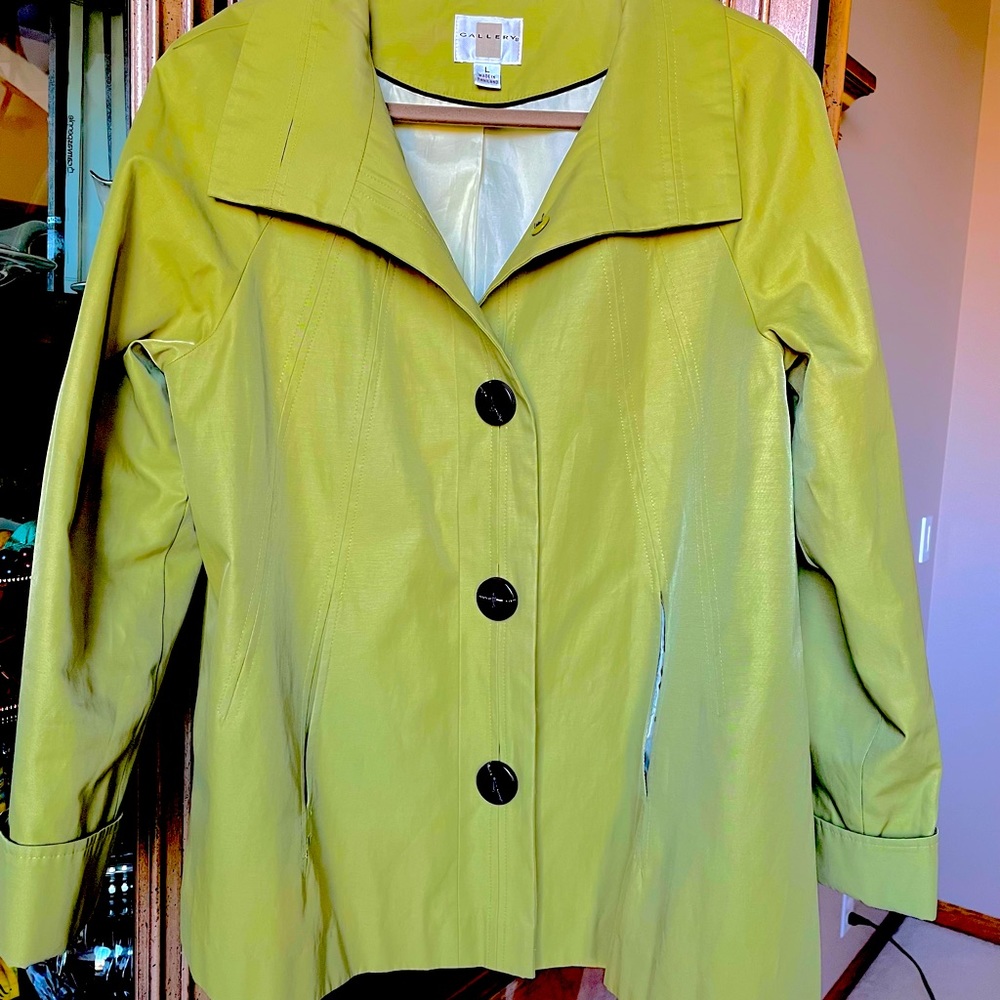 Gallery women’s rain jacket/short trench
